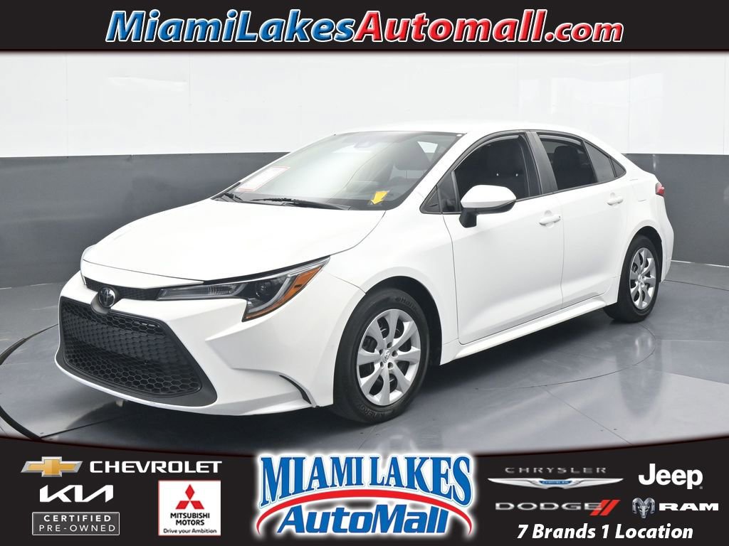 Used 2022 Toyota Corolla LE image 1