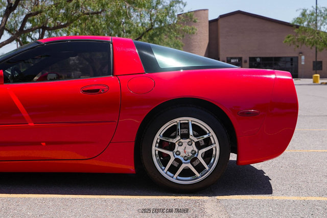 Used 1999 Chevrolet Corvette Coupe w/ Memory Pkg RWD image 5