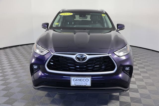 Used 2023 Toyota Highlander XLE image 3