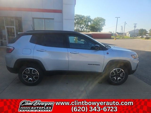 New 2026 Jeep Compass Trailhawk w/ Sun, Sound & Navigation Group image 9