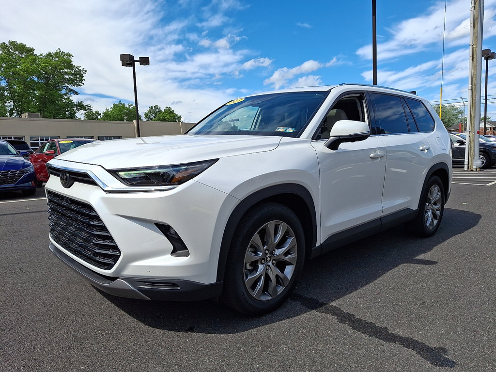 Used 2025 Toyota Grand Highlander FWD image 5