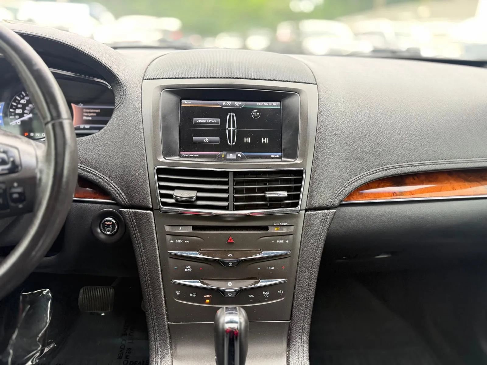 Used 2015 Lincoln MKT AWD image 16