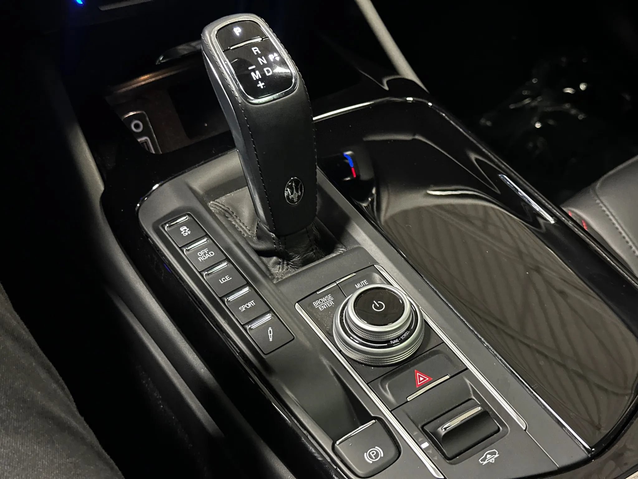 Used 2024 Maserati Levante GT Ultima AWD/4WD image 42