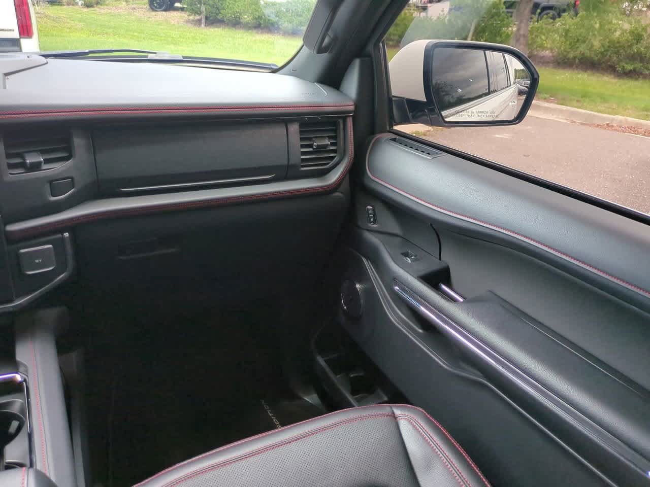Used 2024 Ford Expedition Limited RWD image 17