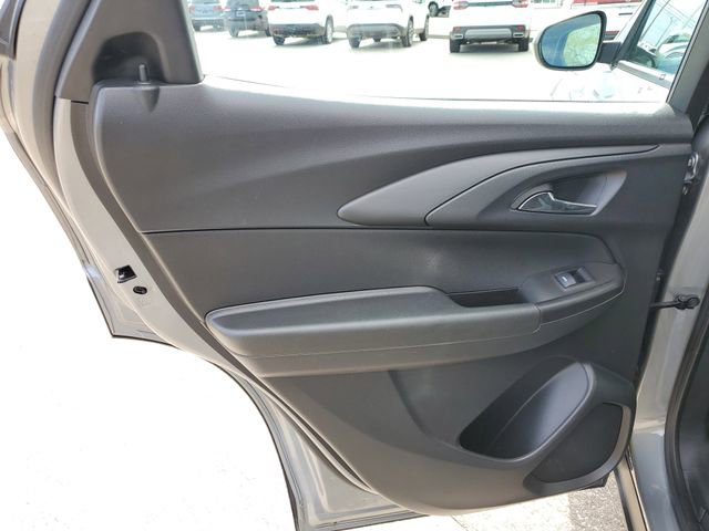 Used 2023 Chevrolet TrailBlazer LS FWD image 12