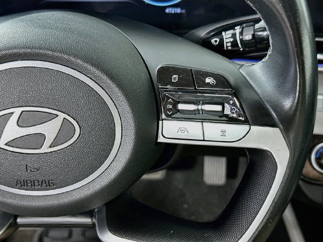 Used 2024 Hyundai Elantra Limited FWD image 25