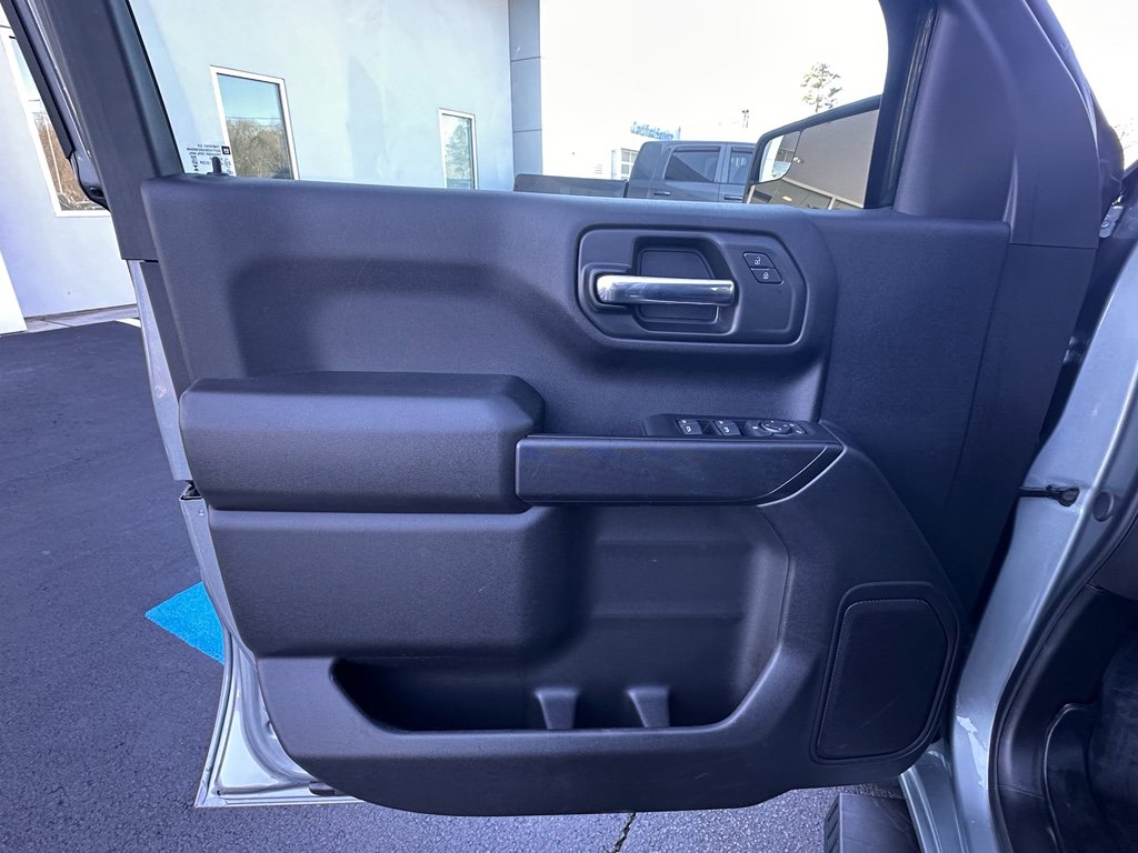 Used 2024 Chevrolet Silverado 1500 Custom w/ Dark Appearance Package image 25