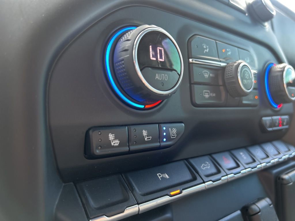 Used 2022 Chevrolet Silverado 1500 LTZ w/ LTZ Convenience Package II image 41
