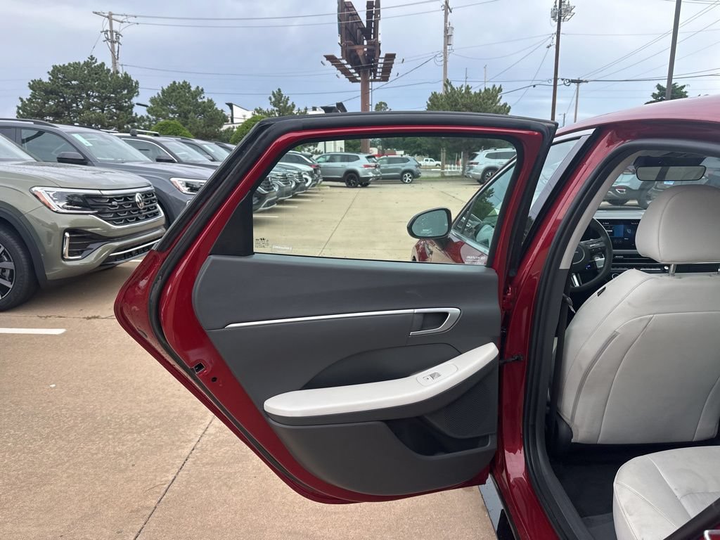 Used 2025 Hyundai Sonata SEL FWD image 15