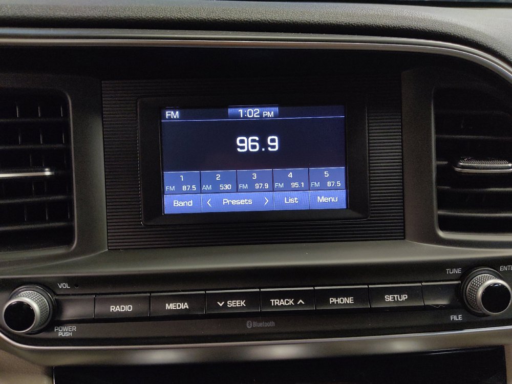 Used 2019 Hyundai Elantra SE image 25