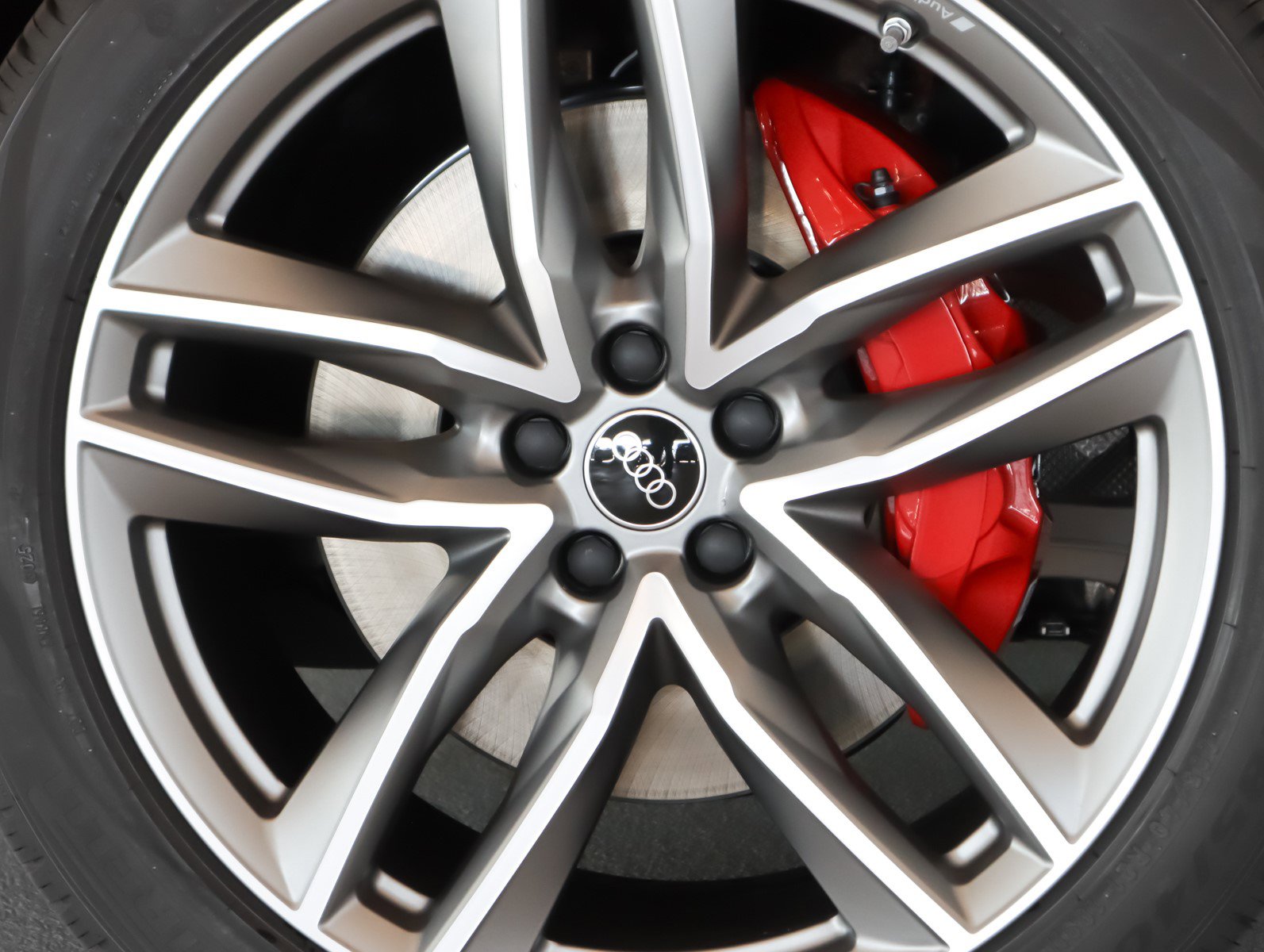 New 2026 Audi Q7 3.0T Prestige image 7