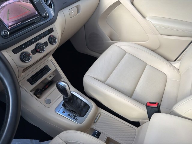 Used 2017 Volkswagen Tiguan Wolfsburg Edition image 28