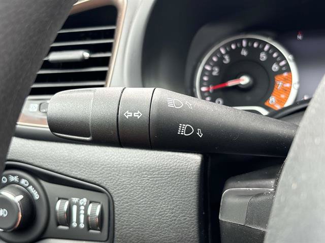 Certified 2023 Jeep Renegade Latitude w/ Sun/Sound Group AWD/4WD image 31