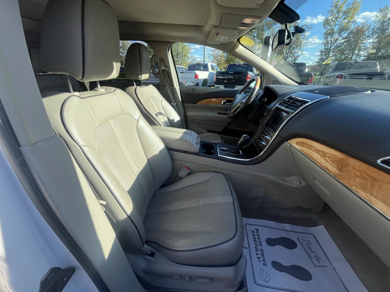 Used 2011 Lincoln MKX AWD w/ Sight & Sound Pkg image 16