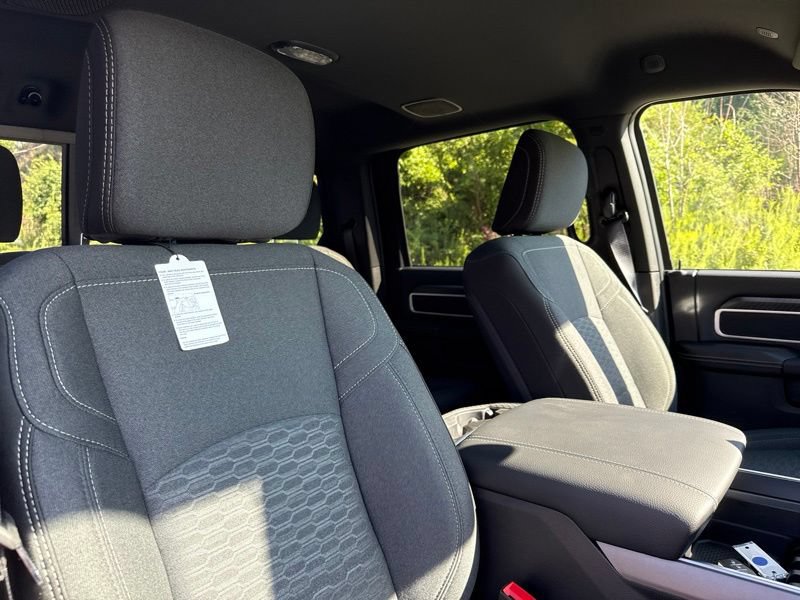 New 2026 RAM 3500 Big Horn AWD/4WD image 15
