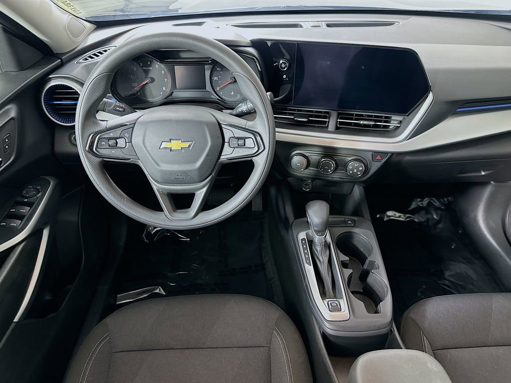 Used 2025 Chevrolet Trax LS FWD image 17