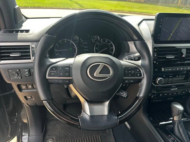 Used 2023 Lexus GX 460 Luxury w/ Accessory Package AWD/4WD image 14