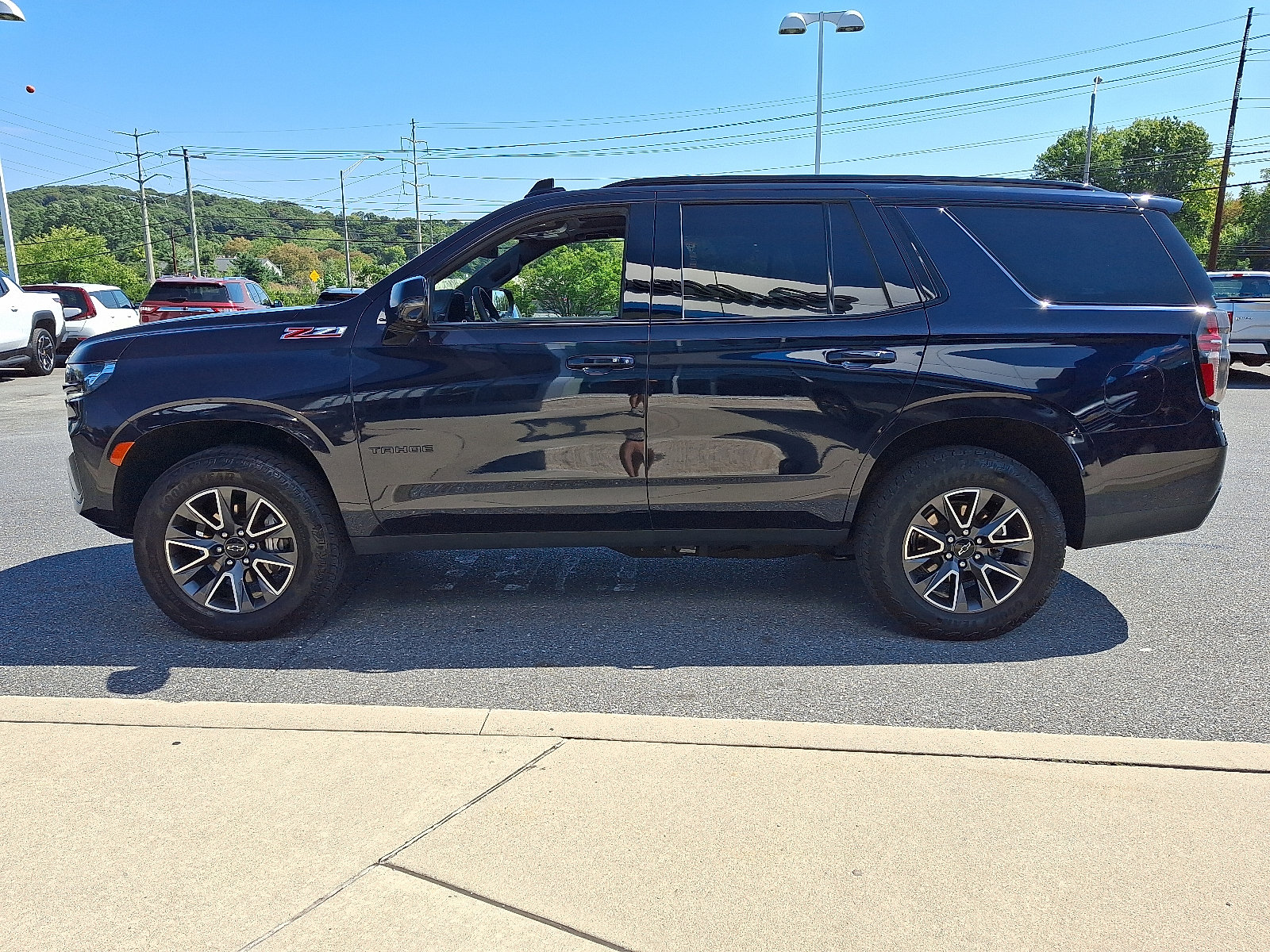 Certified 2023 Chevrolet Tahoe Z71 w/ Luxury Package AWD/4WD image 4