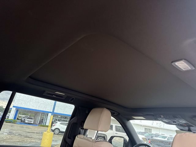 Used 2021 Cadillac Escalade Premium Luxury RWD image 21