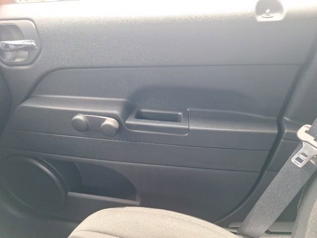 Used 2016 Jeep Patriot Sport FWD image 4