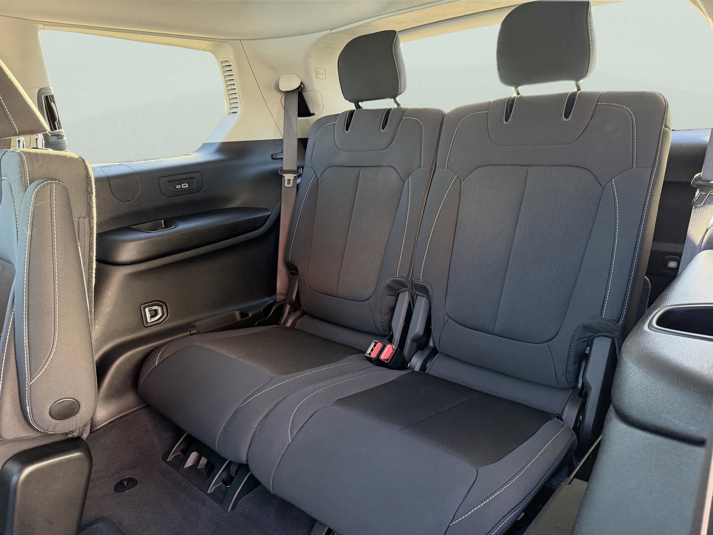 Certified 2023 Jeep Grand Cherokee L Laredo w/ Luxury Tech Group I image 15