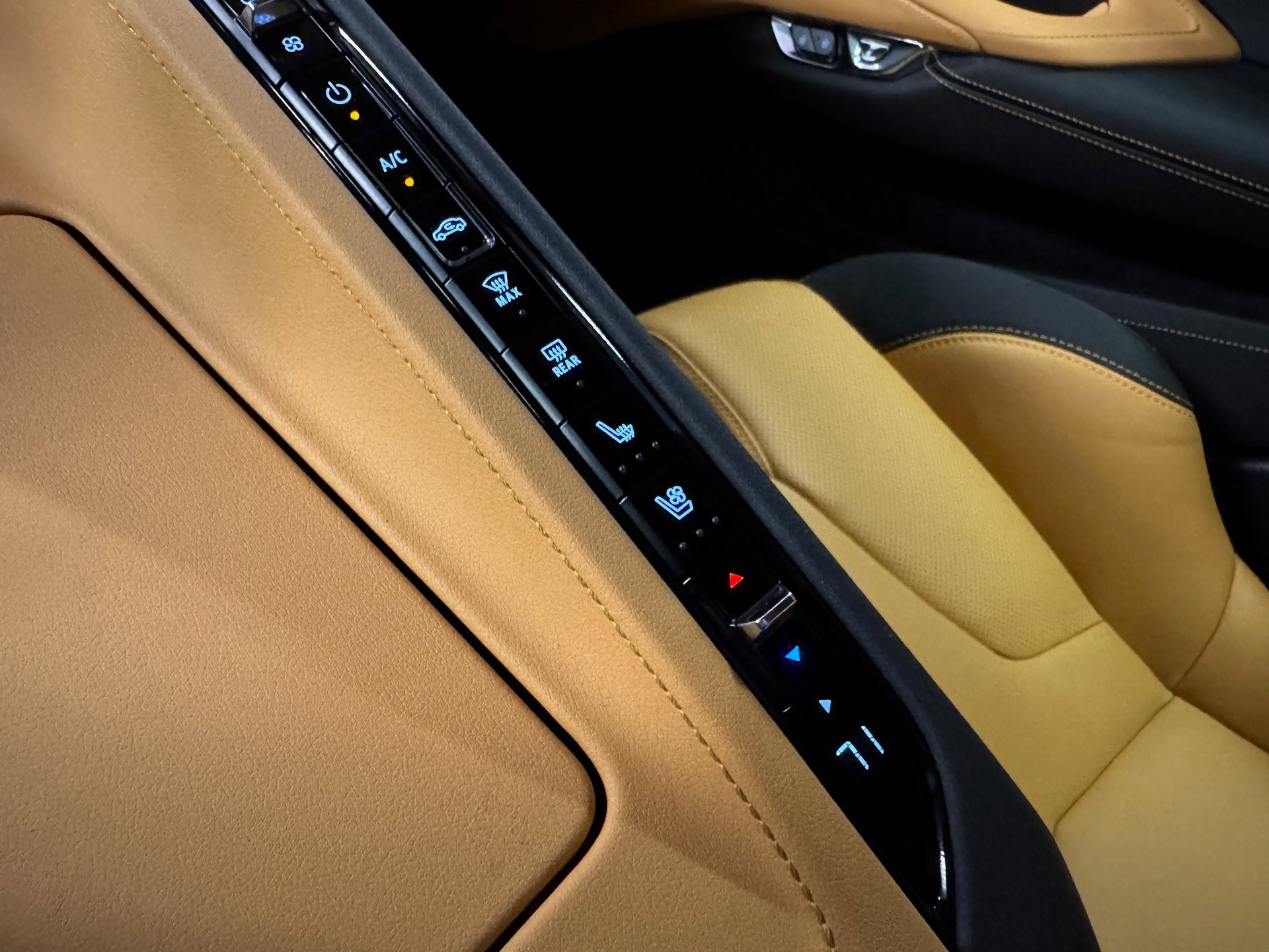 Used 2023 Chevrolet Corvette Stingray Preferred Cpe w/ 2LT image 34