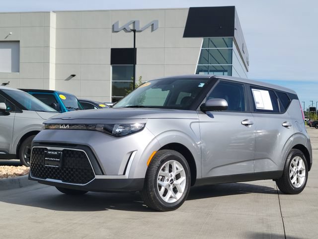 Certified 2025 Kia Soul LX w/ LX Technology Package FWD image 1
