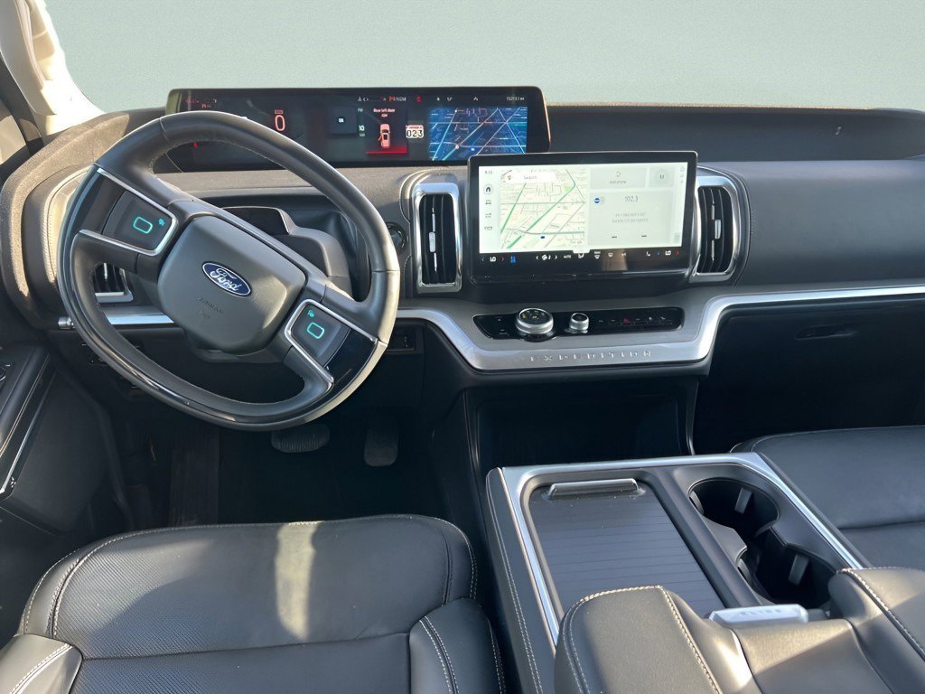 Used 2025 Ford Expedition Max Platinum image 23