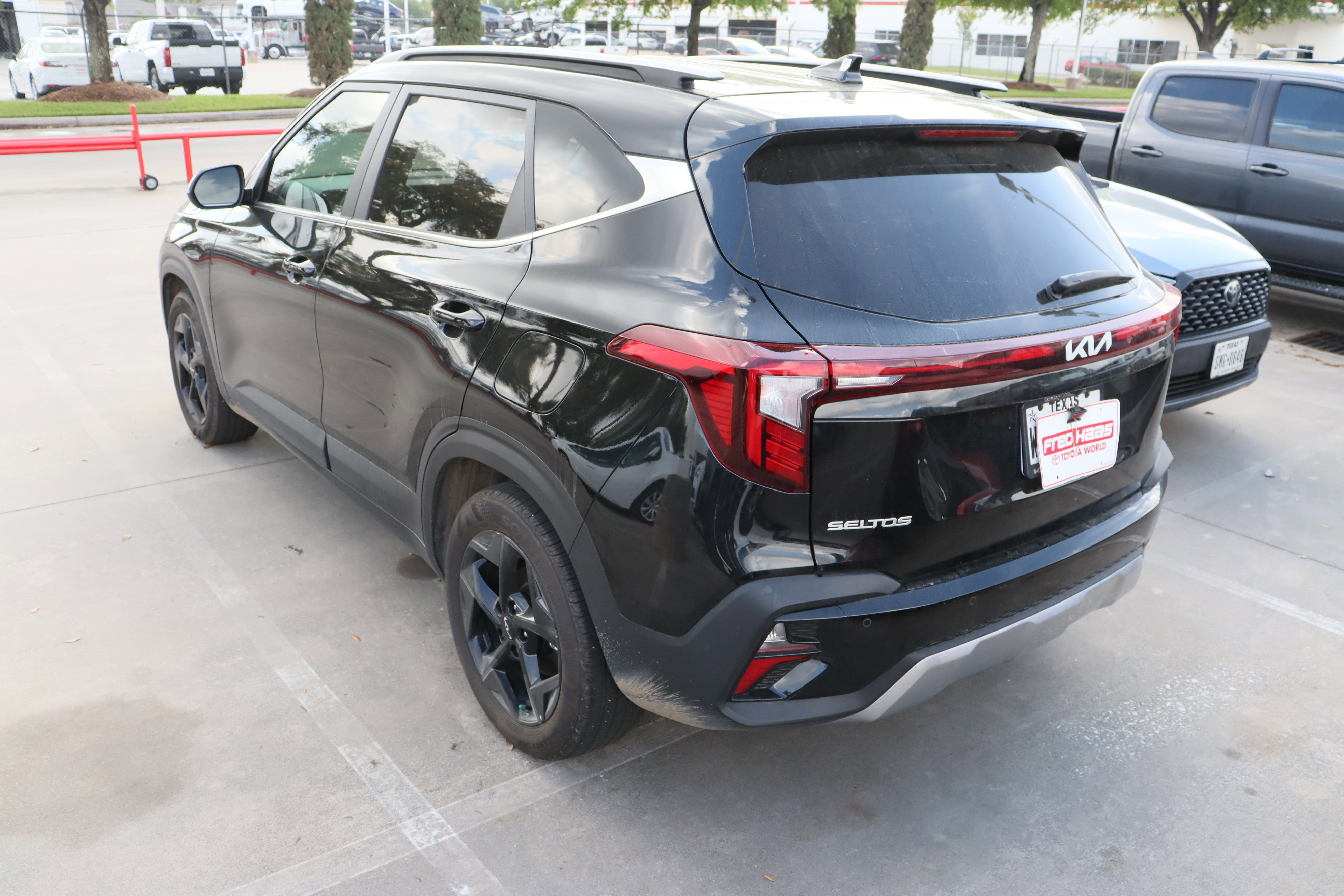 Used 2026 Kia Seltos EX w/ EX Sunroof Package image 8