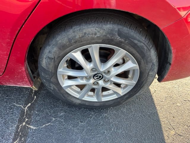 Used 2015 MAZDA MAZDA3 i Touring w/ Technology Package FWD image 27