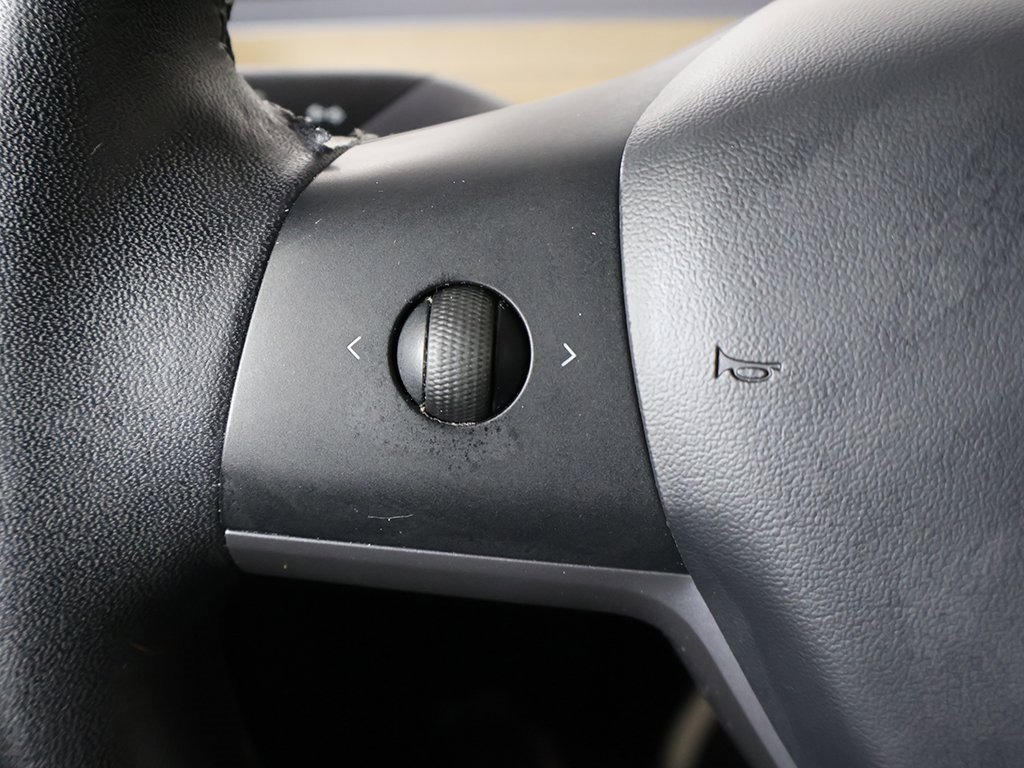 Used 2020 Tesla Model Y Long Range image 40