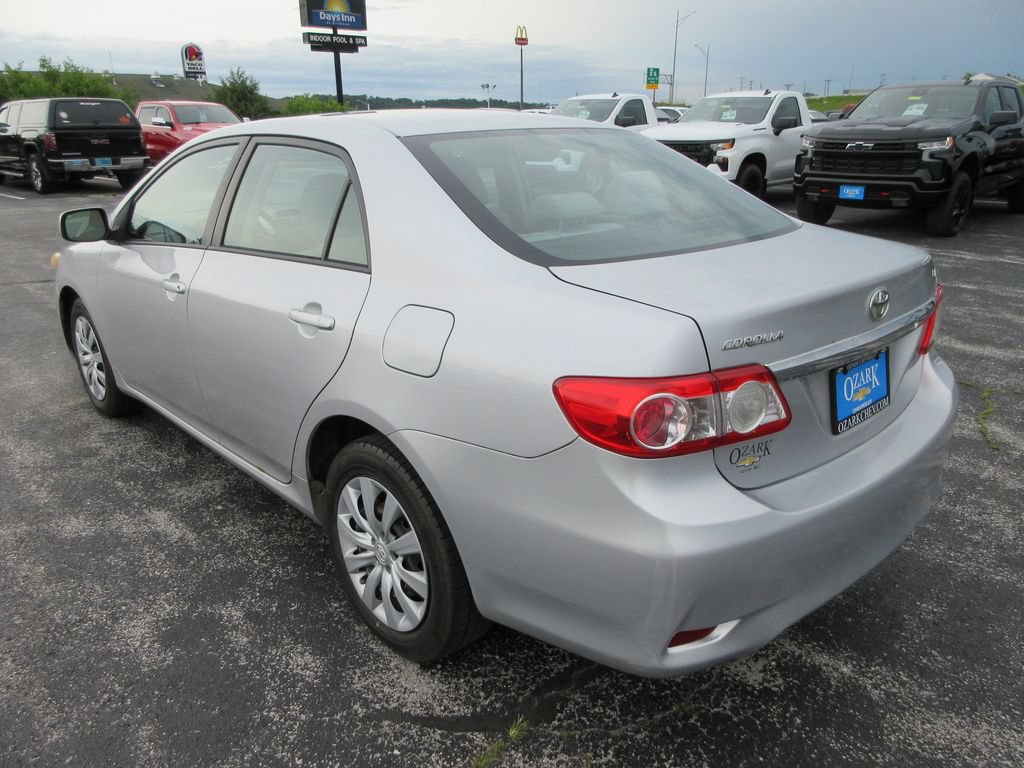 Used 2012 Toyota Corolla LE FWD image 3