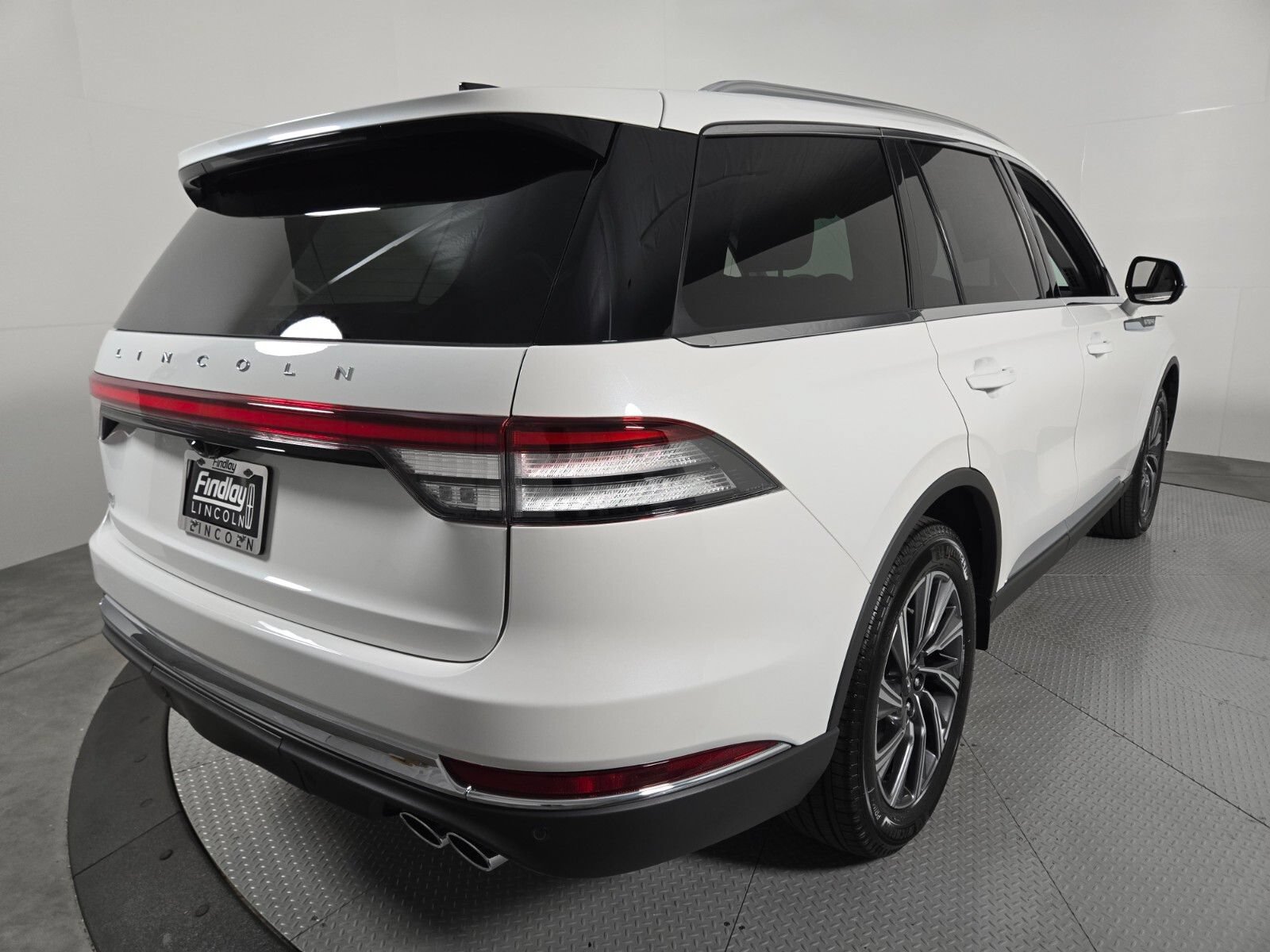 New 2026 Lincoln Aviator AWD image 4