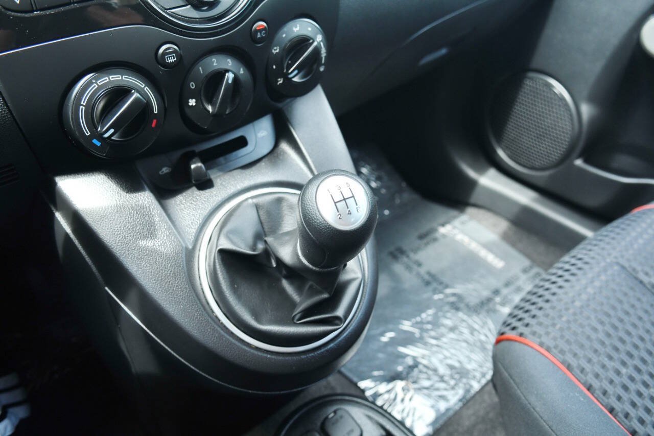 Used 2011 MAZDA MAZDA2 Touring FWD image 28