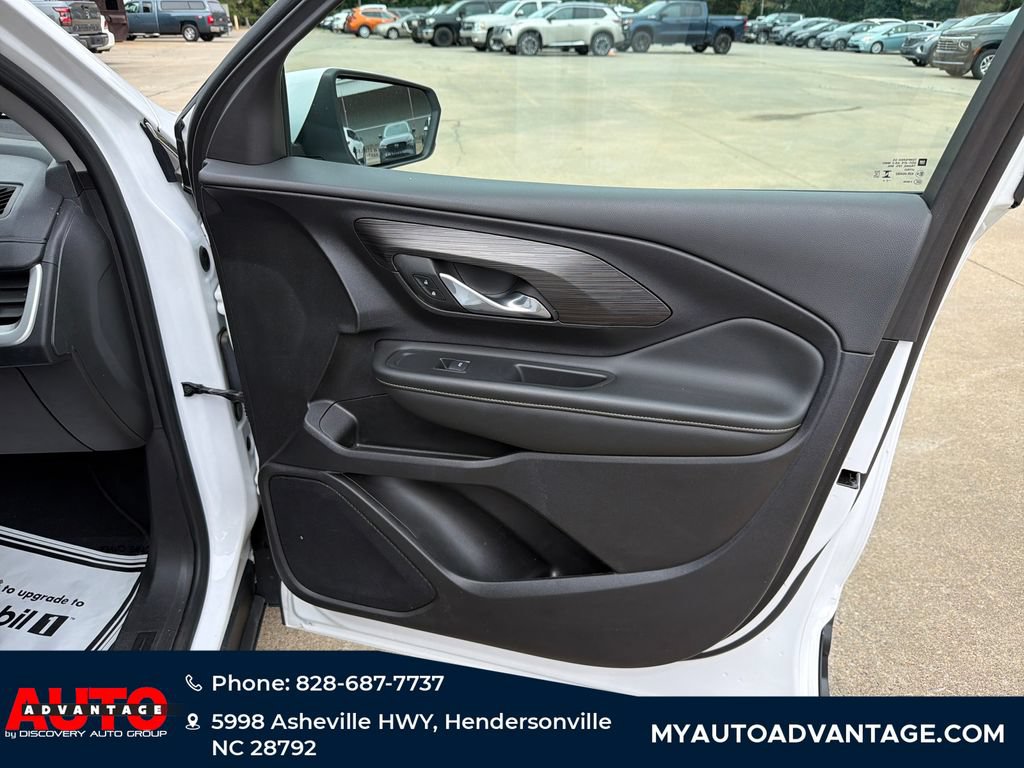 Used 2024 GMC Terrain SLE AWD/4WD image 37