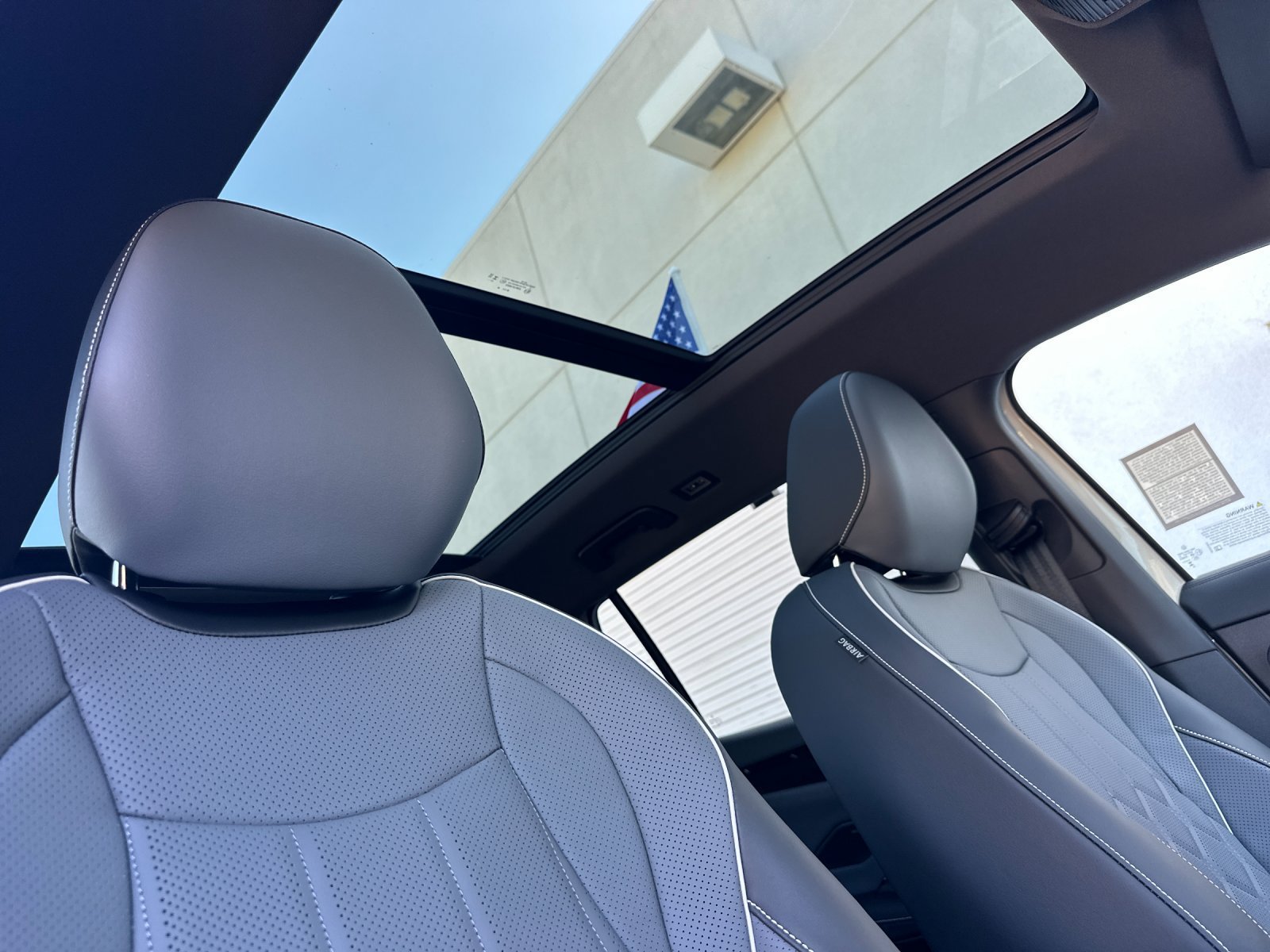 New 2026 Volkswagen Tiguan SEL R-Line AWD/4WD image 17