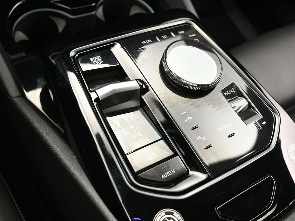 Used 2024 BMW 530i xDrive image 23