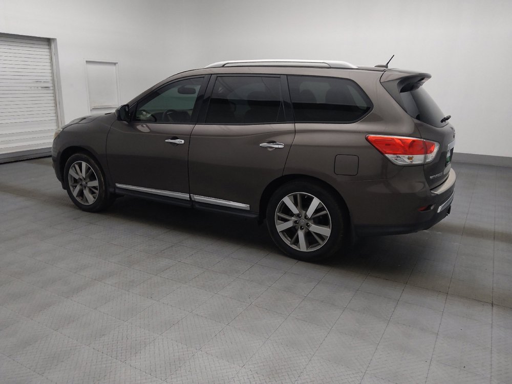 Used 2015 Nissan Pathfinder Platinum w/ Family Entertainment Package FWD image 3