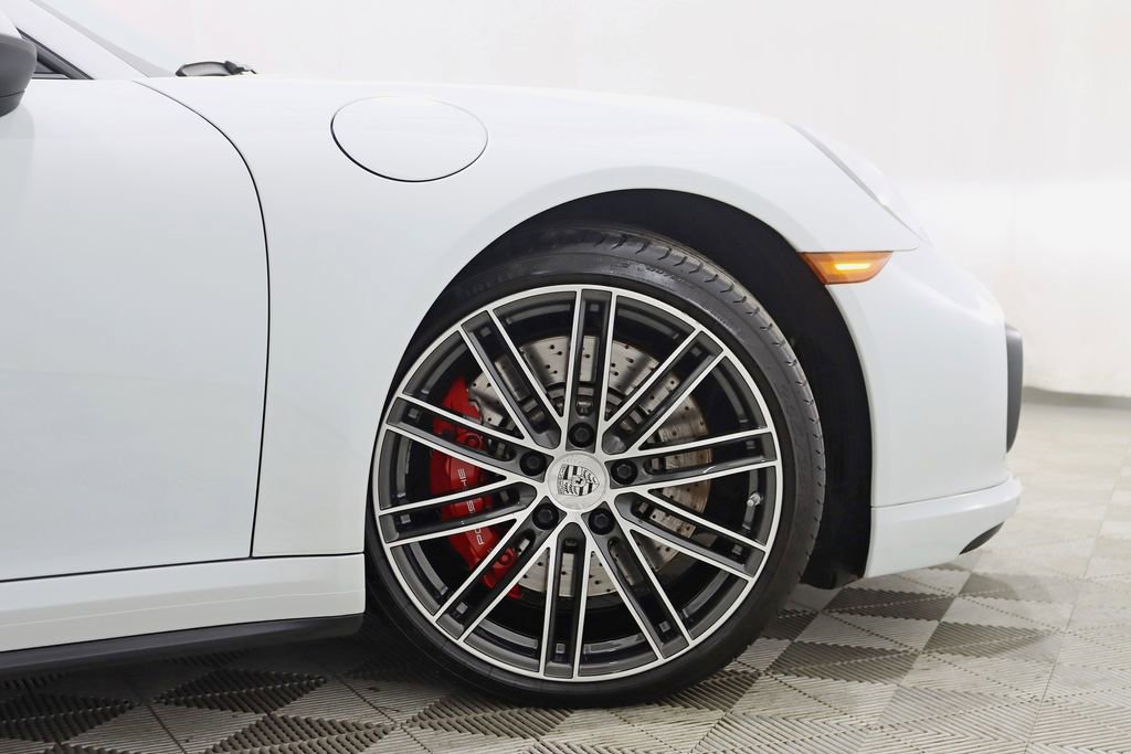 Used 2018 Porsche 911 Turbo image 13
