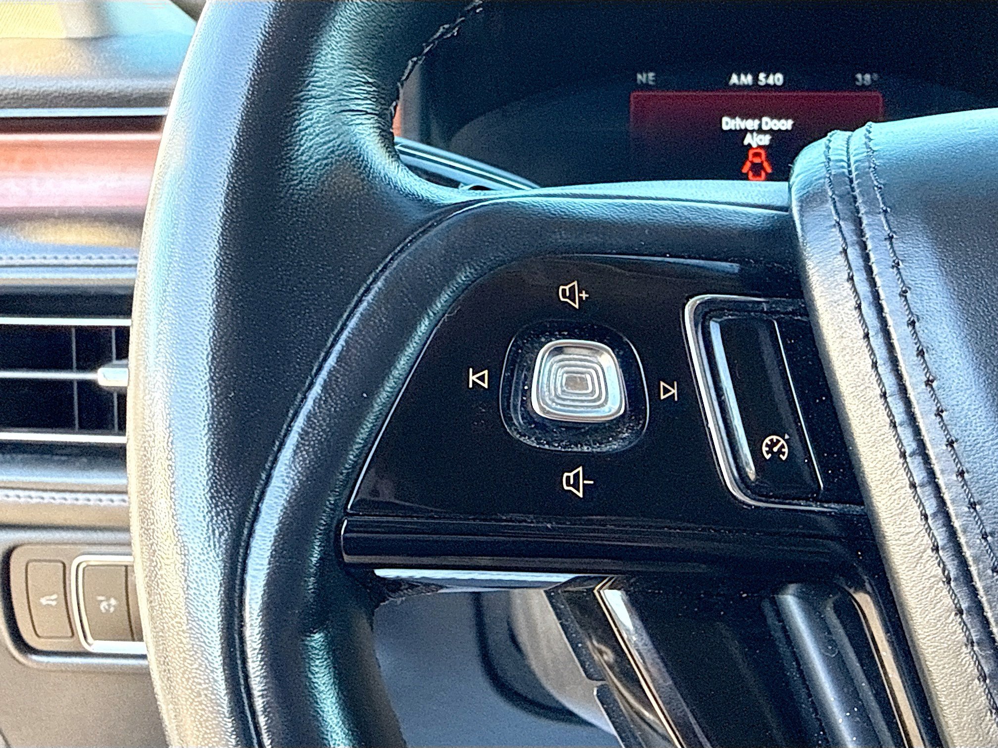 Used 2023 Lincoln Aviator Reserve image 35