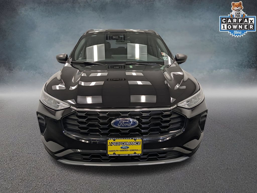 Used 2023 Ford Escape ST-Line w/ Tech Pack #1 AWD/4WD image 2