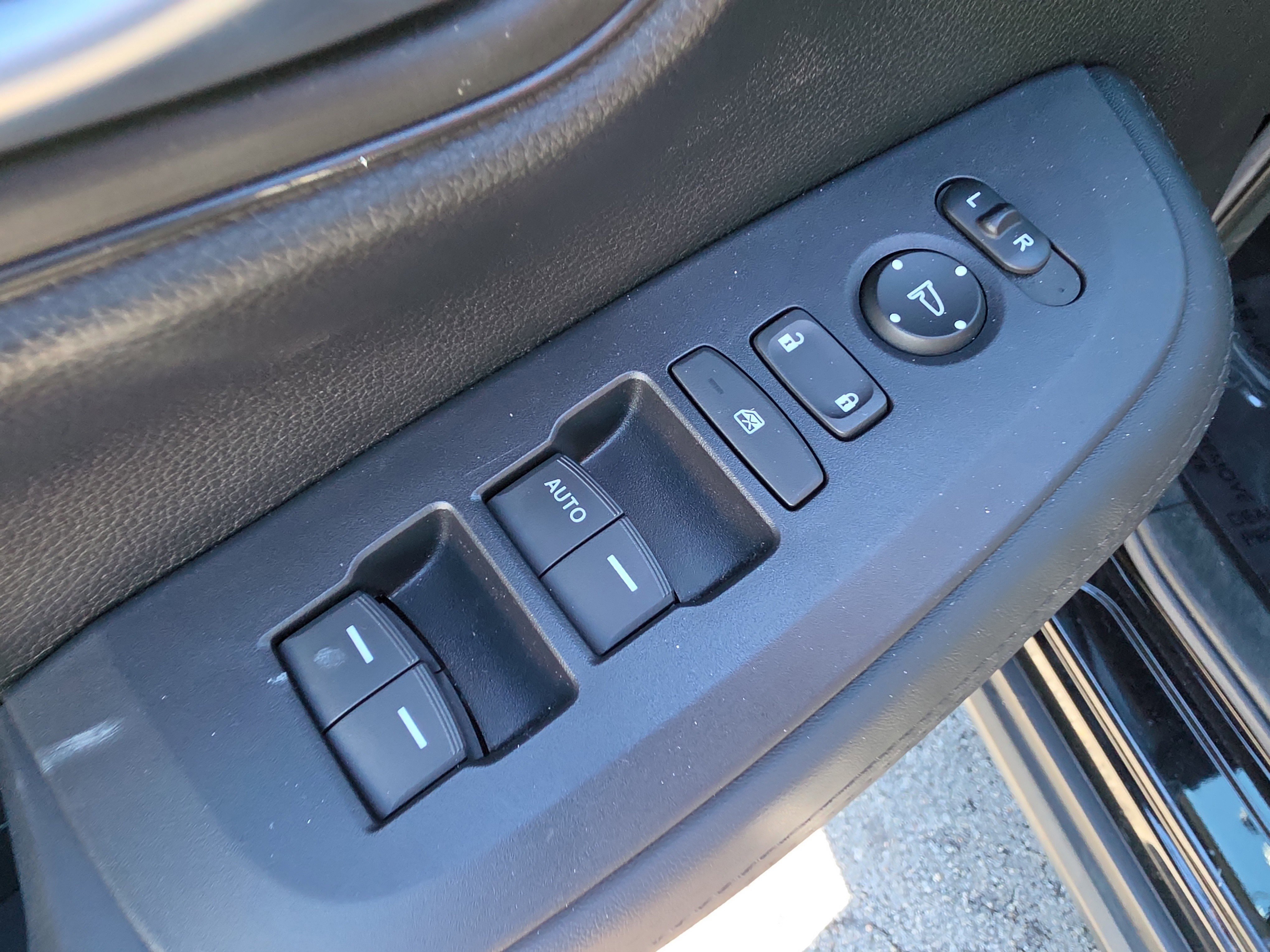 Certified 2023 Honda HR-V LX image 16