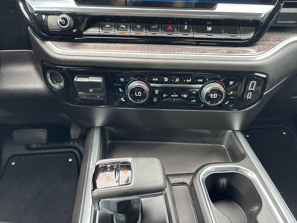 Certified 2025 Chevrolet Silverado 1500 LTZ w/ Technology Package AWD/4WD image 17