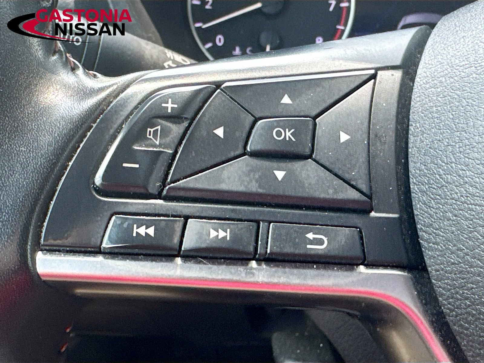 Used 2025 Nissan Sentra SR FWD image 22