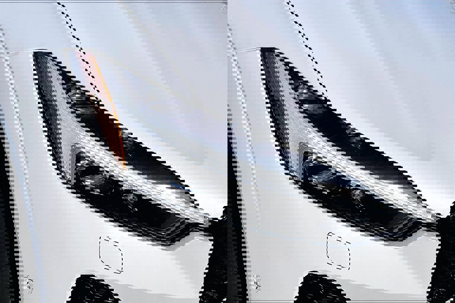 New 2026 Volvo XC60 B5 Plus w/ Protection Package Premier AWD/4WD image 15