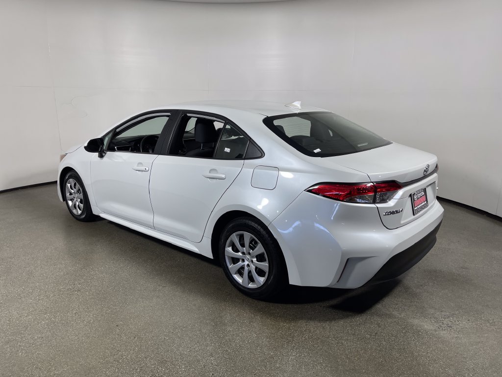 Used 2025 Toyota Corolla LE FWD image 5
