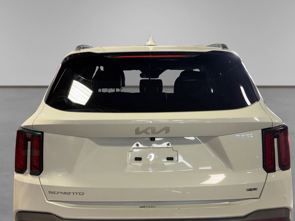 Used 2024 Kia Sorento S image 17
