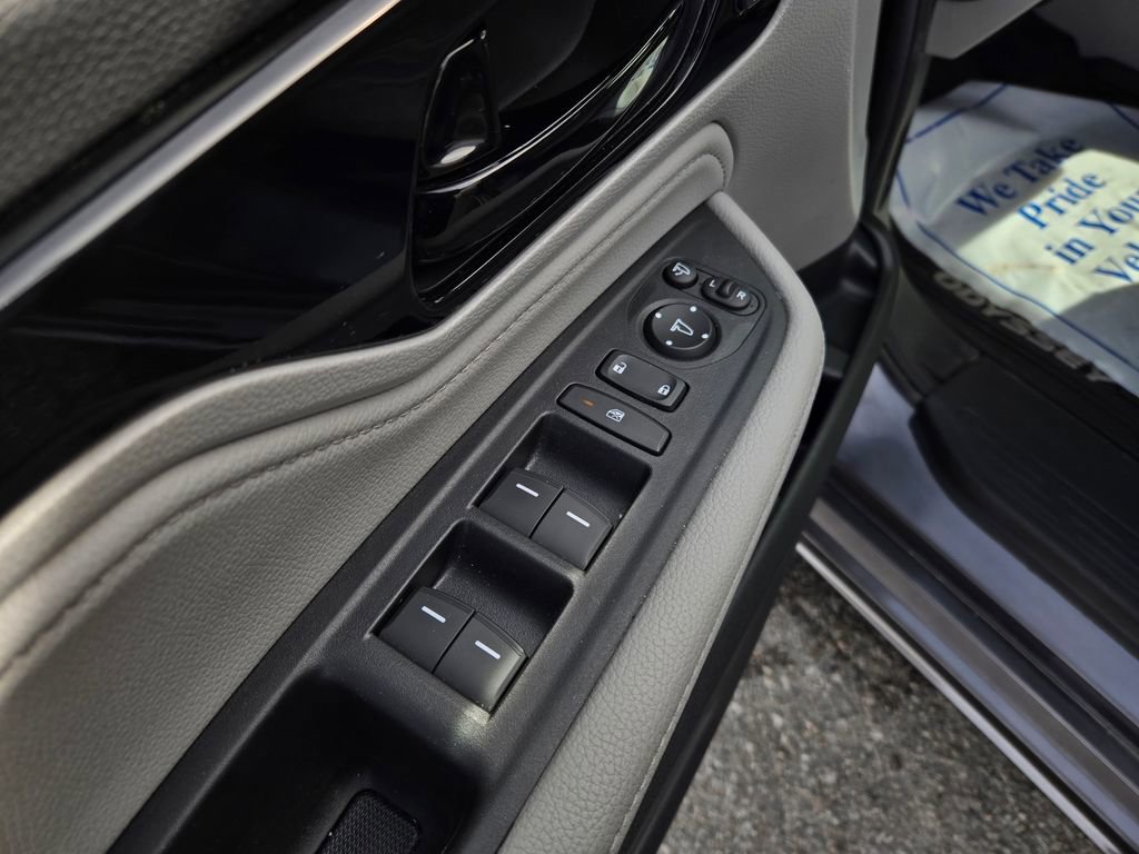 Used 2024 Honda Odyssey Elite image 11