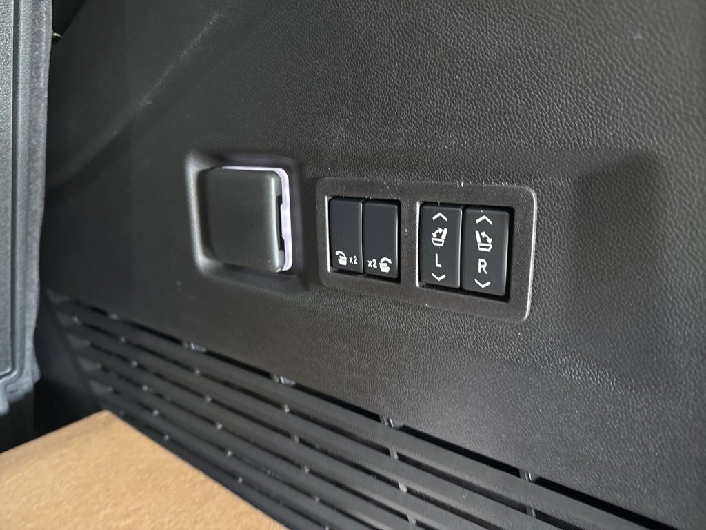 New 2026 GMC Yukon Elevation w/ Elevation Premium Package image 10
