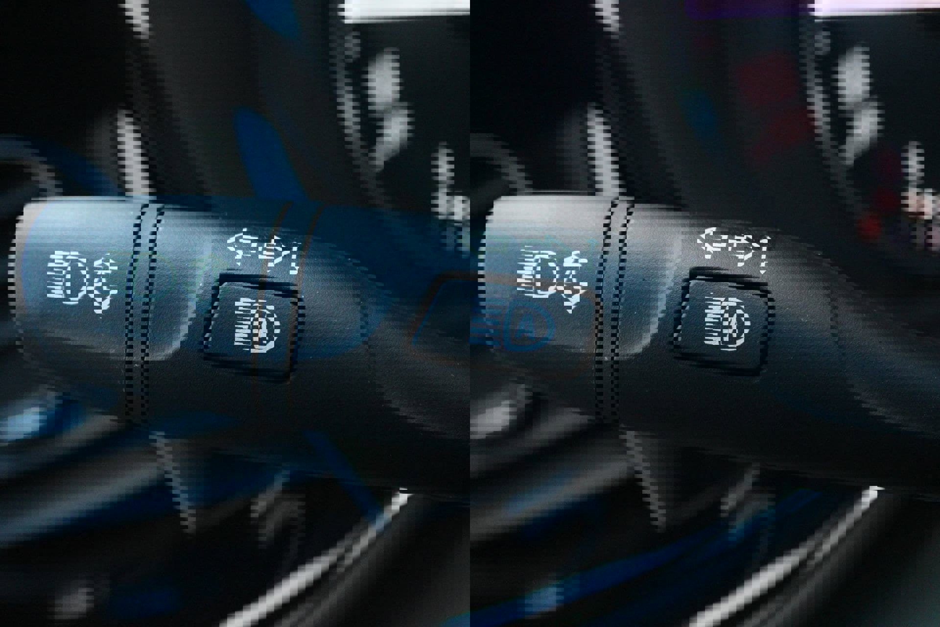 Used 2023 Buick Envision Avenir AWD/4WD image 35